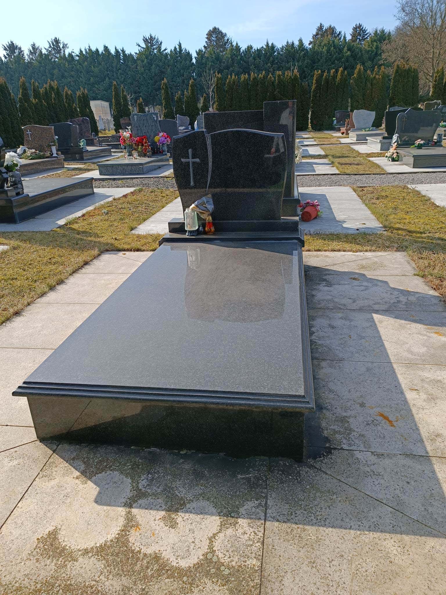 Síremlék – Kripta – Gránit